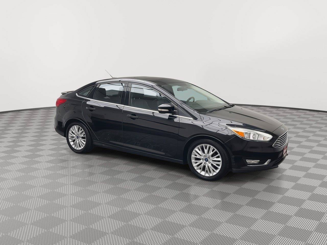 Used 2015 Ford Focus Titanium FWD image 41