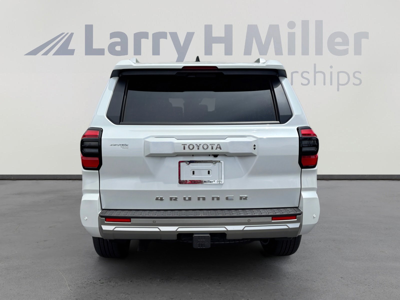 Certified 2025 Toyota 4Runner Limited AWD/4WD image 4