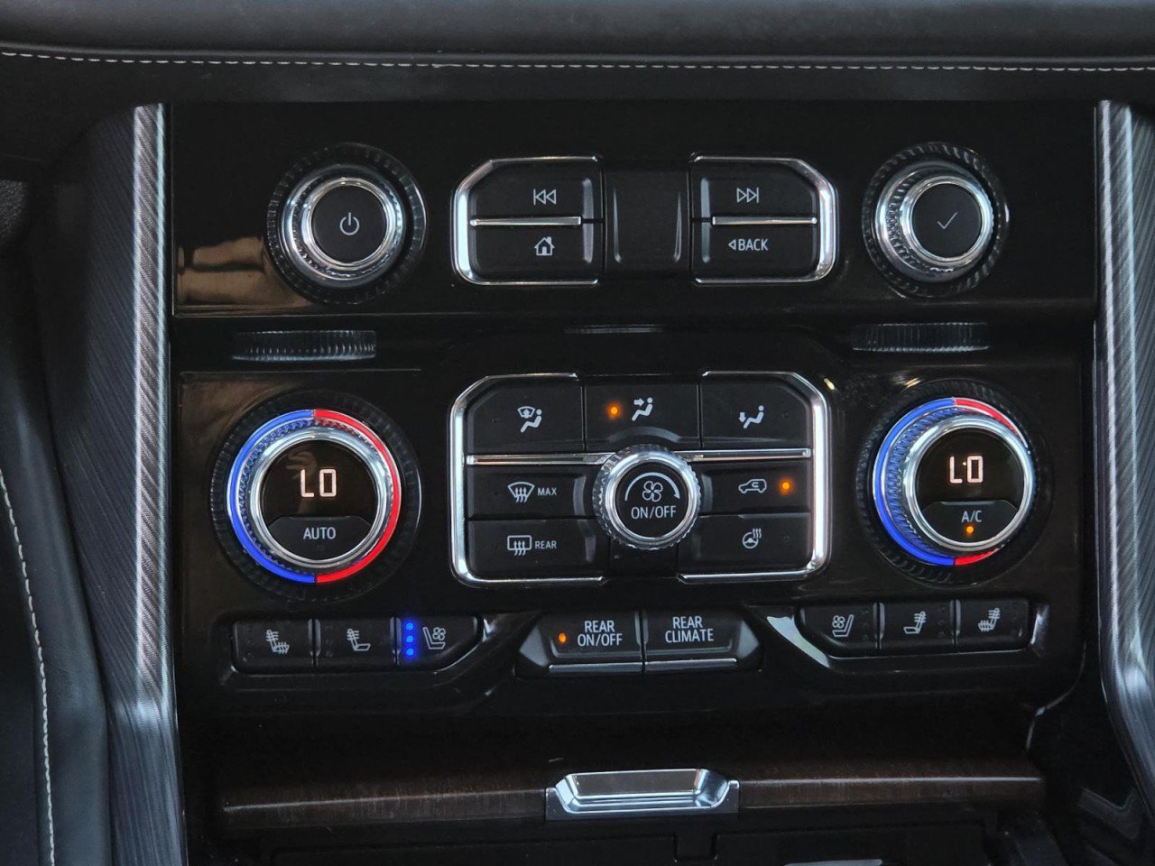 Certified 2023 GMC Yukon Denali Ultimate AWD/4WD image 16