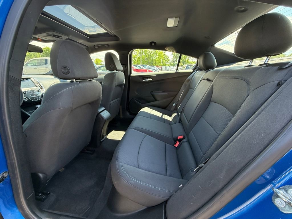 Used 2018 Chevrolet Cruze LT w/ Sun And Sound Package FWD image 23