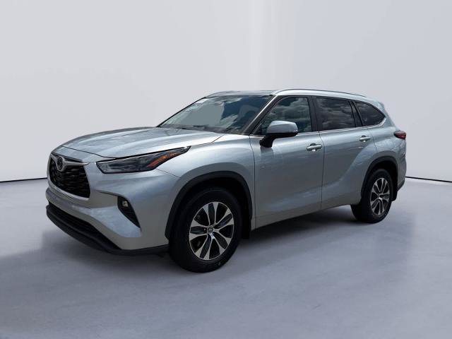 Used 2023 Toyota Highlander XLE