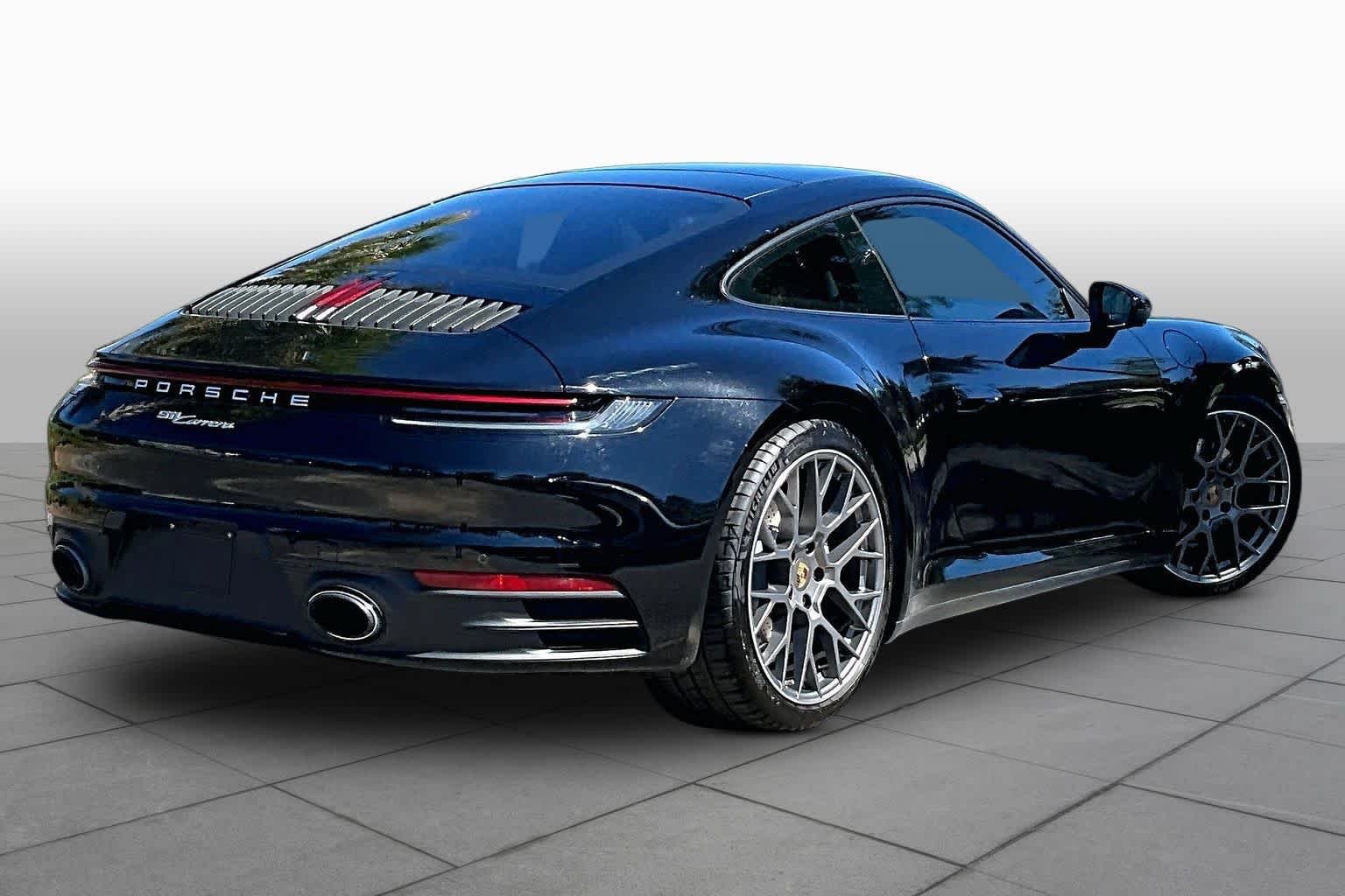 Used 2022 Porsche 911 Carrera RWD image 10