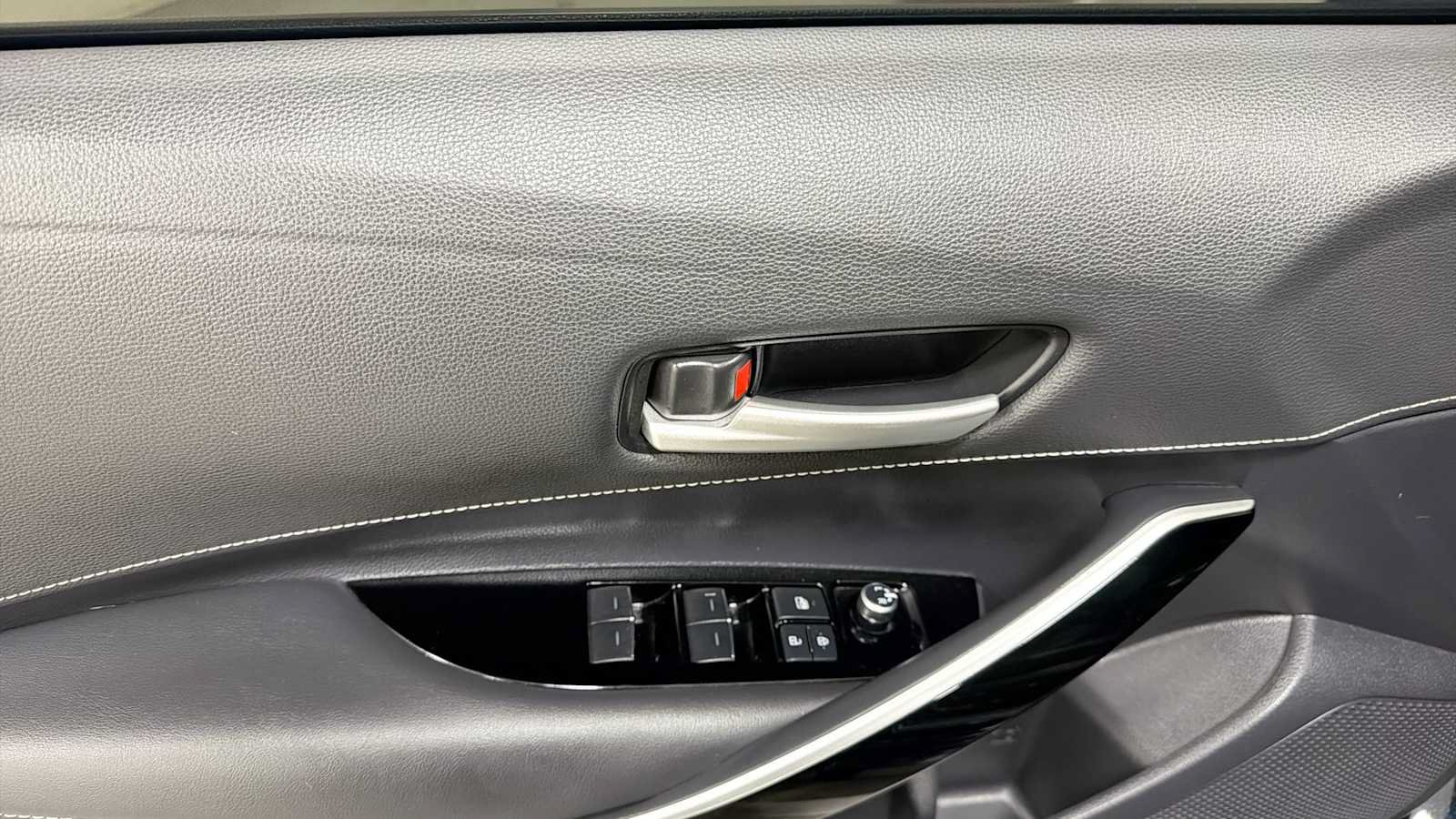 Used 2021 Toyota Corolla XSE FWD image 15