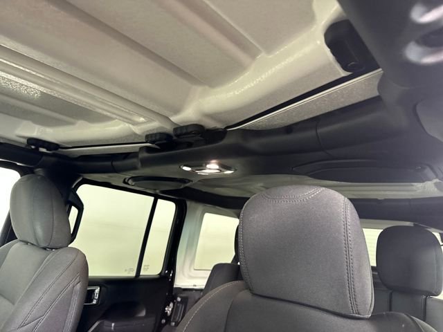 Used 2023 Jeep Wrangler Unlimited w/ Cold Weather Group image 12