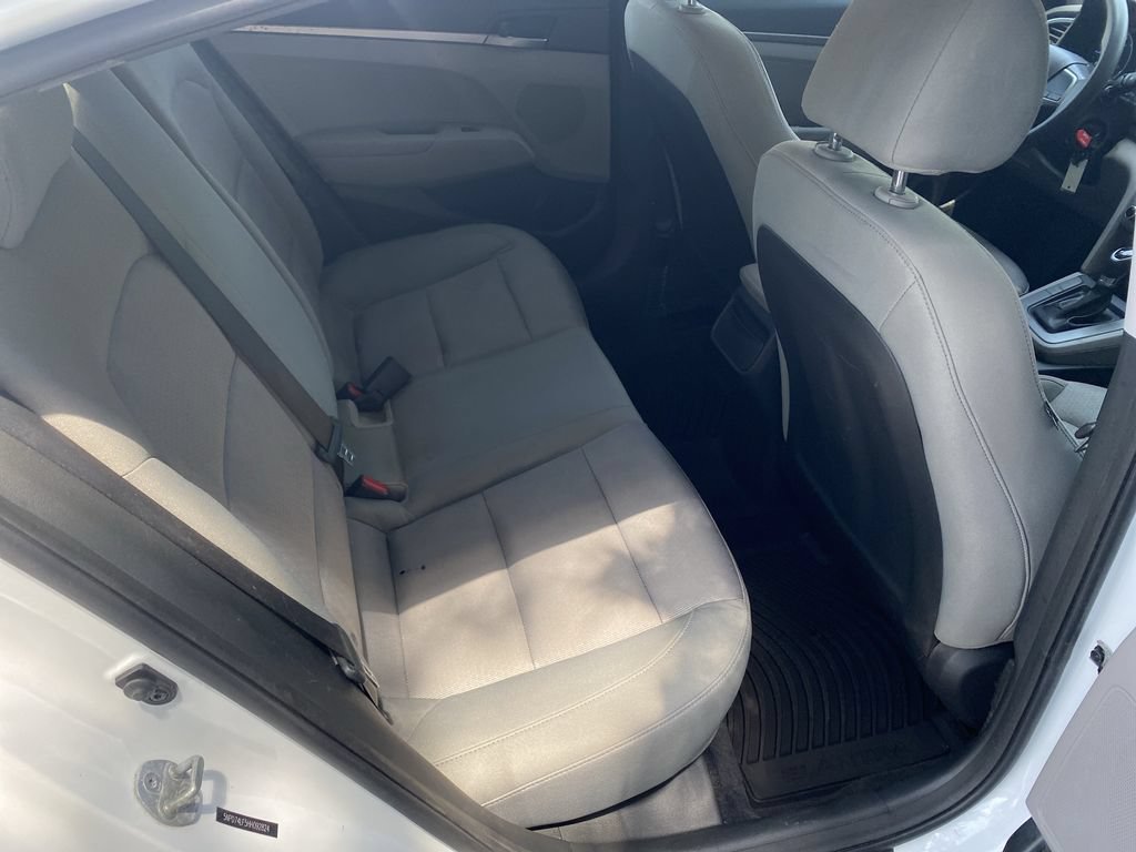 Used 2017 Hyundai Elantra SE FWD image 23