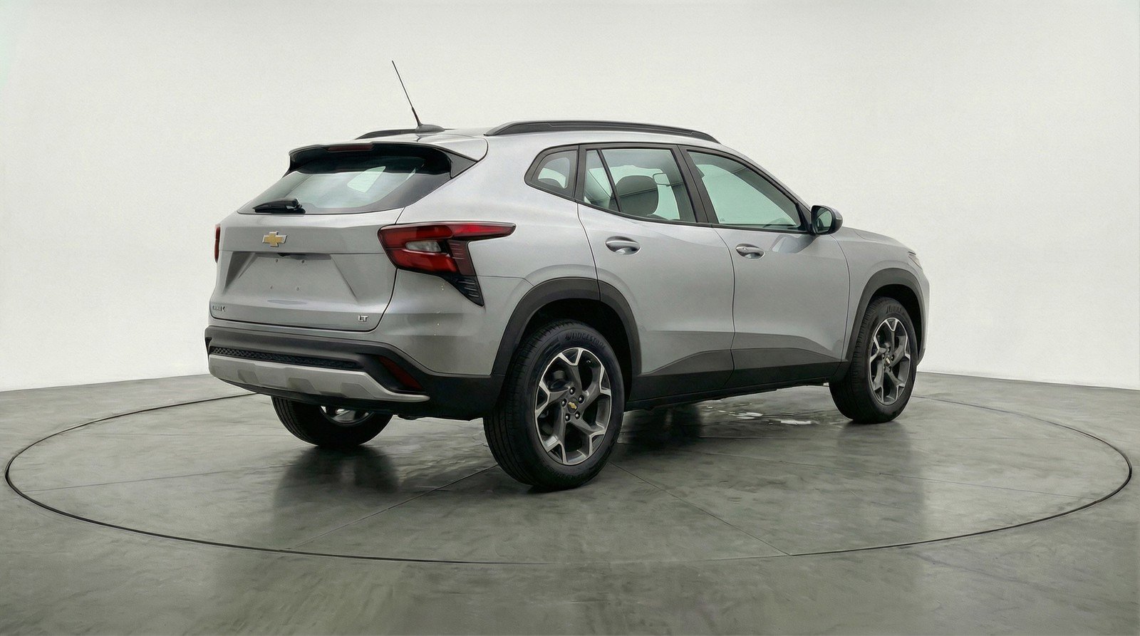 Used 2025 Chevrolet Trax LT w/ LT Convenience Package image 9