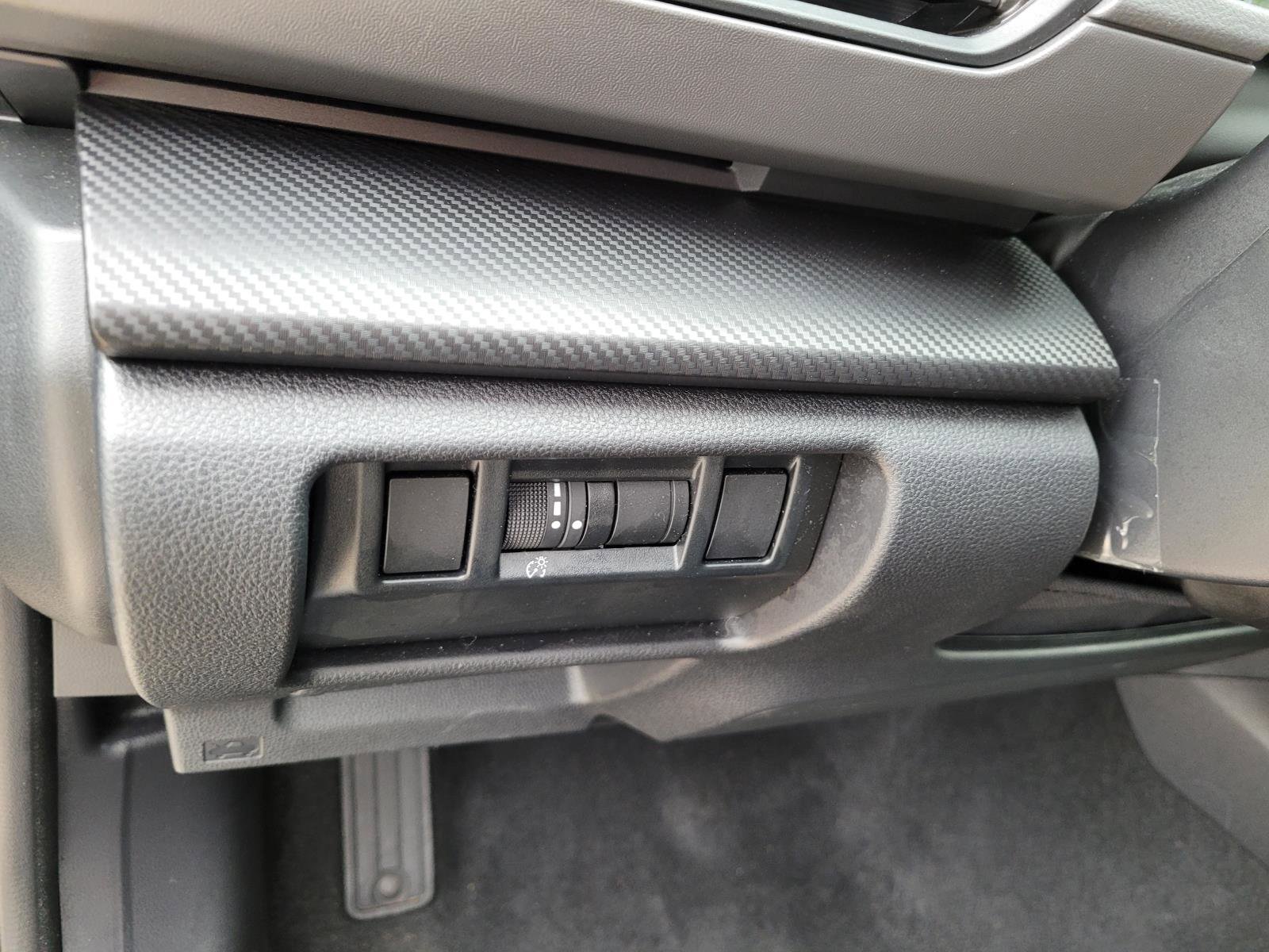 Used 2025 Subaru Crosstrek 2.0i Premium image 27