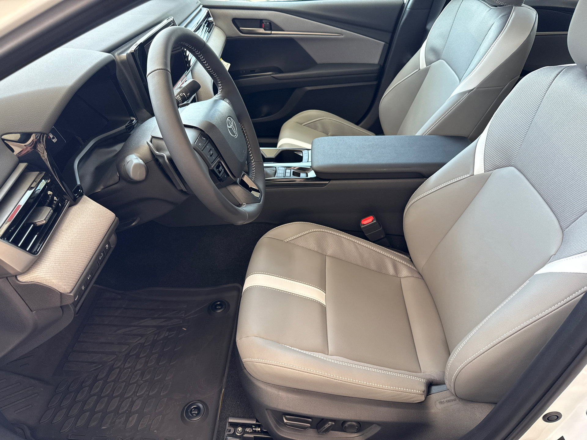 Certified 2026 Toyota Camry SE w/ Convenience Package image 20