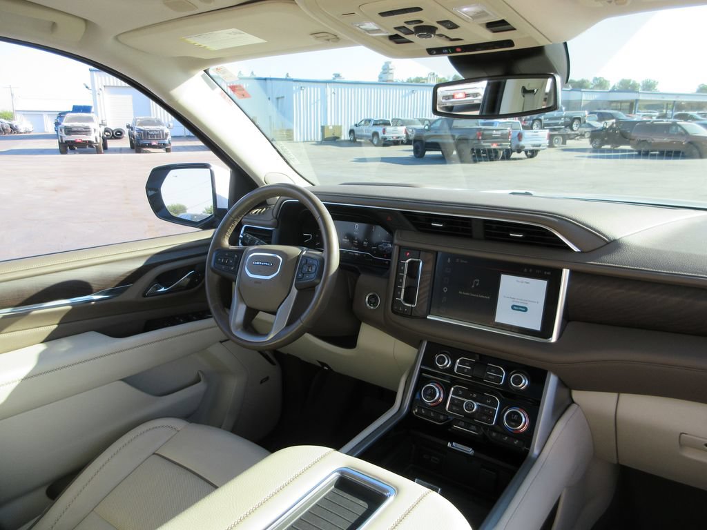 Used 2023 GMC Yukon XL Denali AWD/4WD image 31
