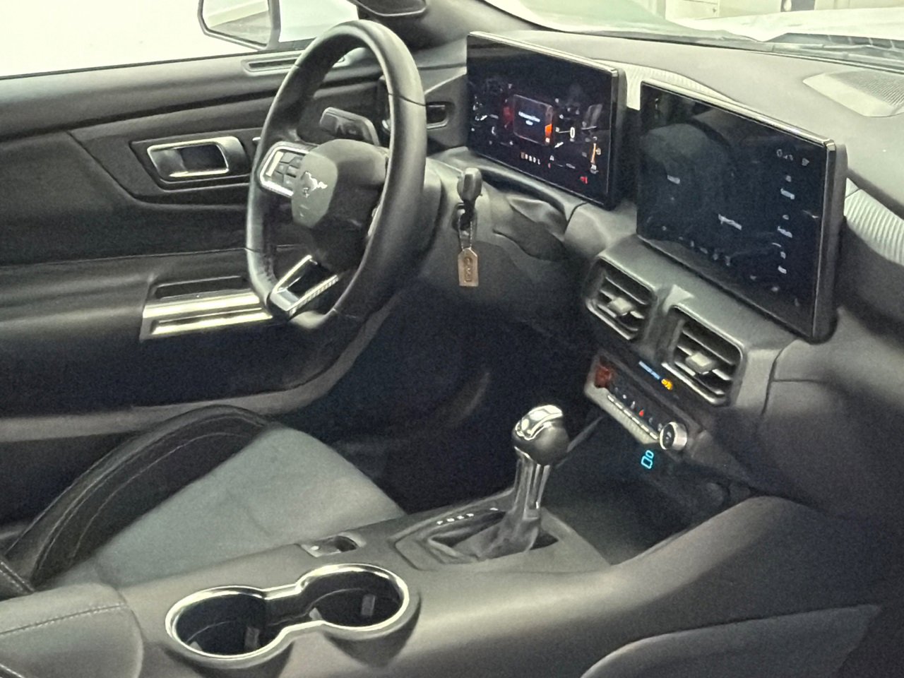 Used 2024 Ford Mustang Coupe image 8