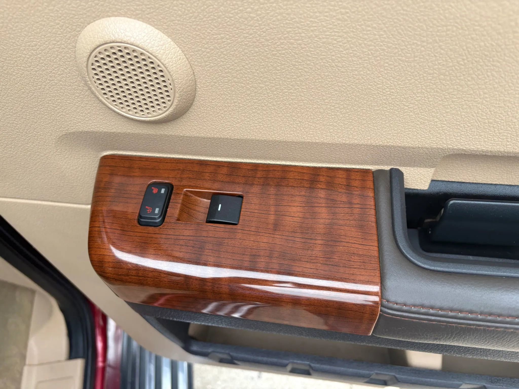 Used 2016 Ford F250 King Ranch w/ FX4 Off-Road Package AWD/4WD image 22