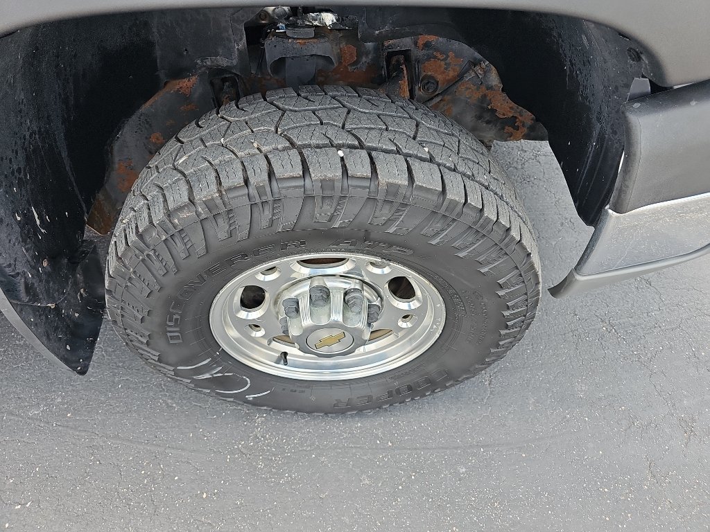 Used 2005 Chevrolet Silverado 2500 LS AWD/4WD image 9