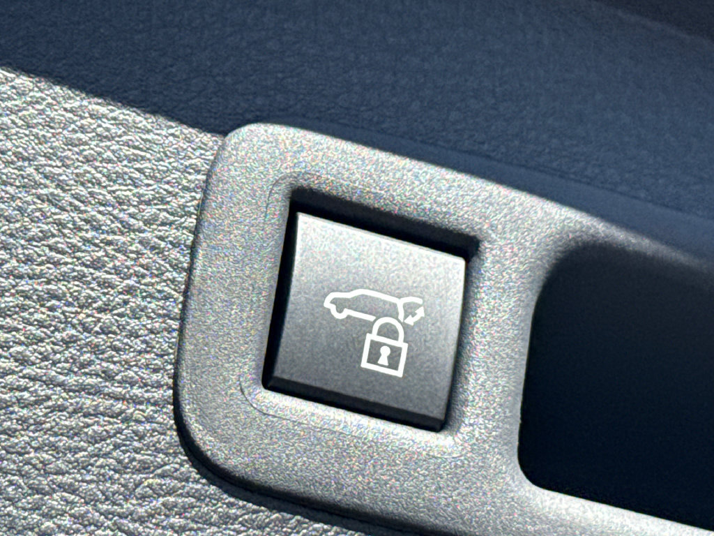 Certified 2026 Toyota Sienna XLE FWD image 11