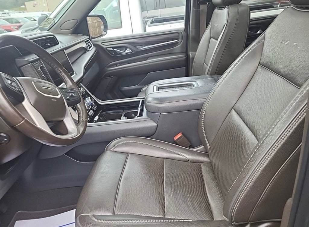 Used 2021 GMC Yukon Denali w/ Denali Premium Package image 14