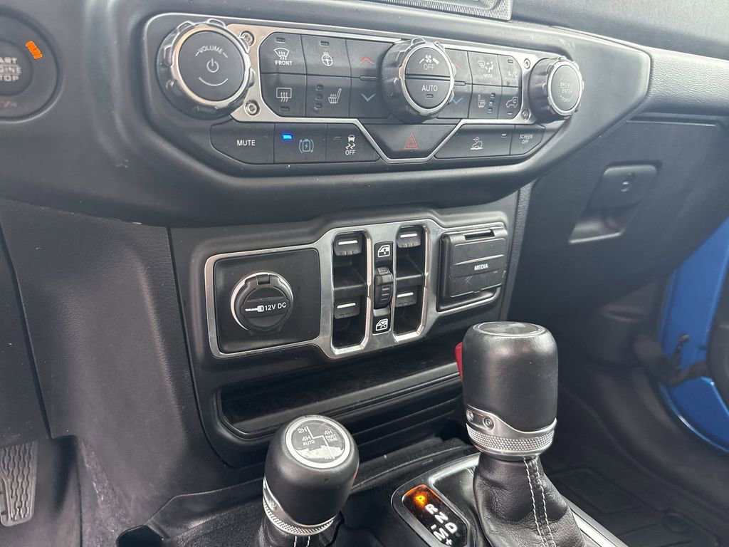 Used 2023 Jeep Wrangler Unlimited Sahara w/ Cold Weather Group image 15