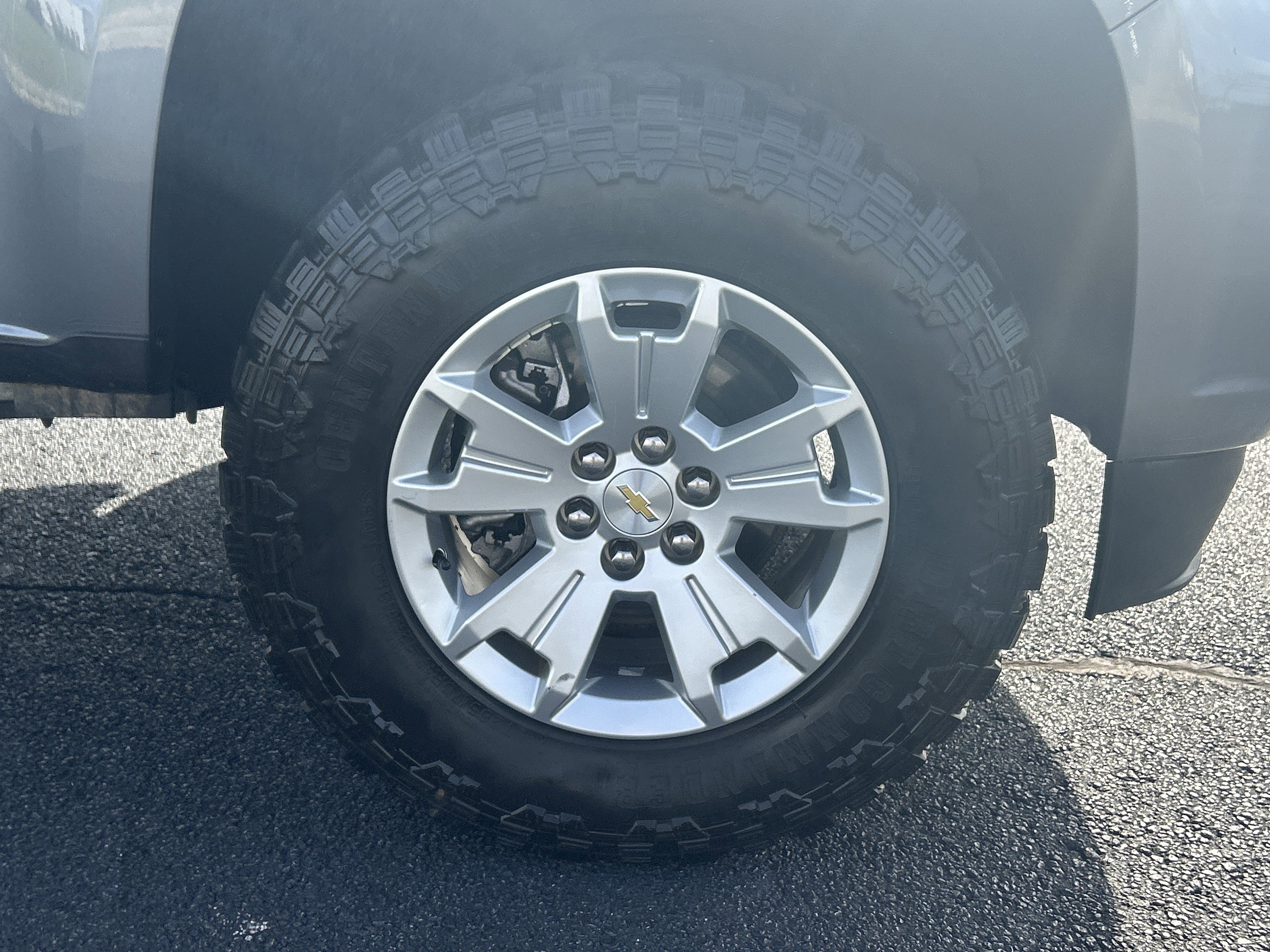 Used 2021 Chevrolet Colorado LT image 33