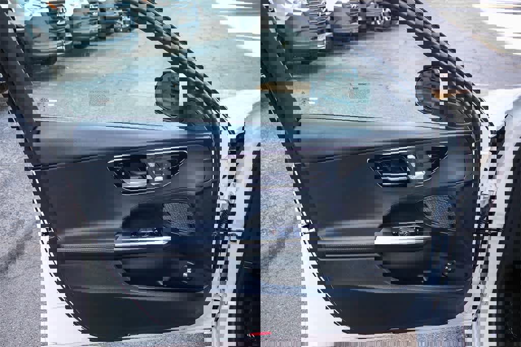 Used 2023 Mercedes-Benz C 300 Sedan image 18