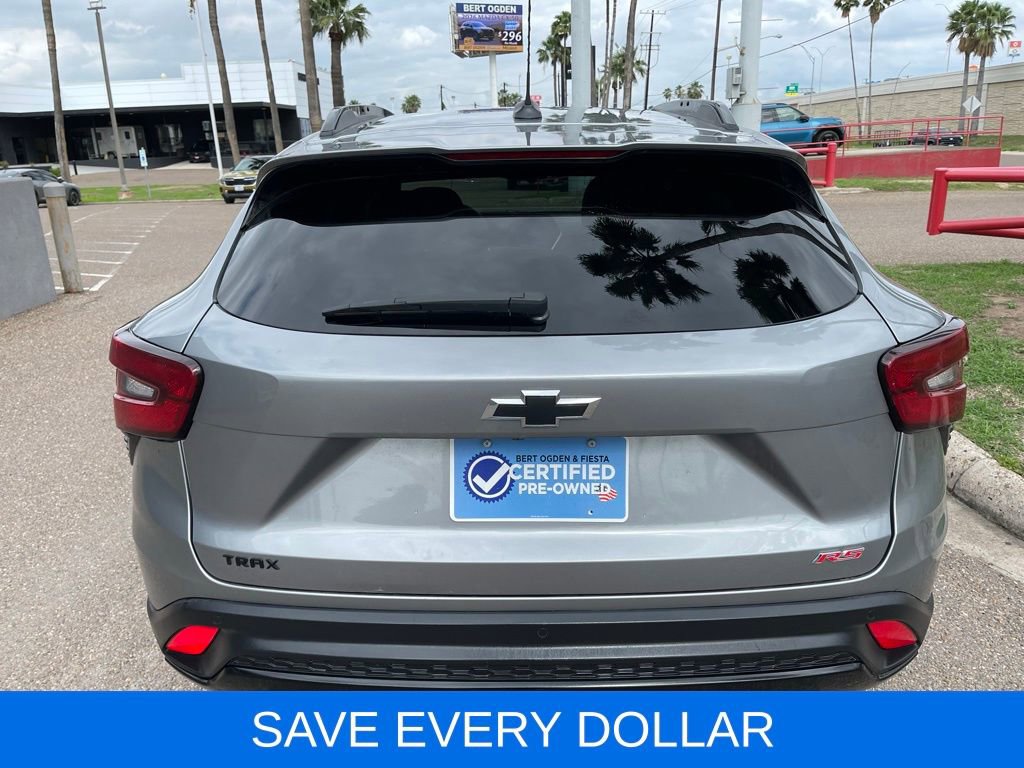 Used 2025 Chevrolet Trax RS w/ Sunroof Package FWD image 5