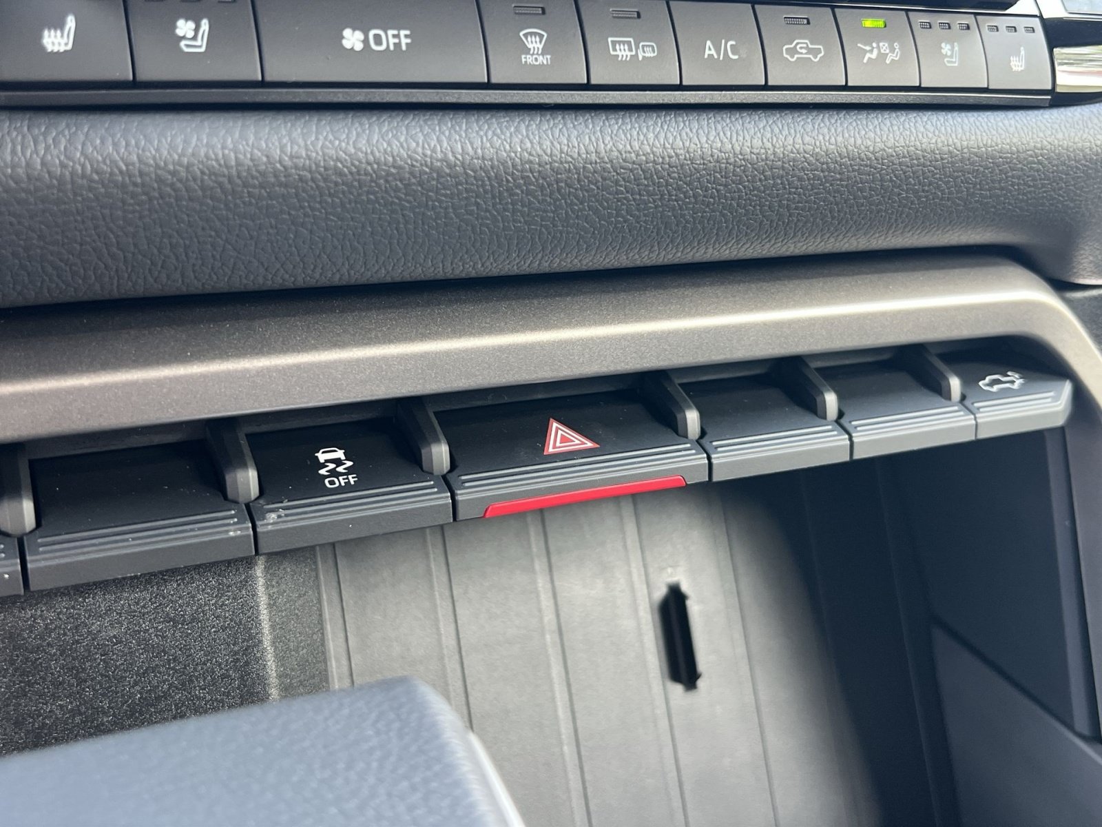 New 2026 Toyota Tundra Limited AWD/4WD image 26