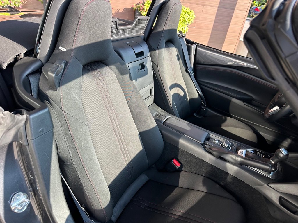 Used 2016 MAZDA MX-5 Miata Club RWD image 12