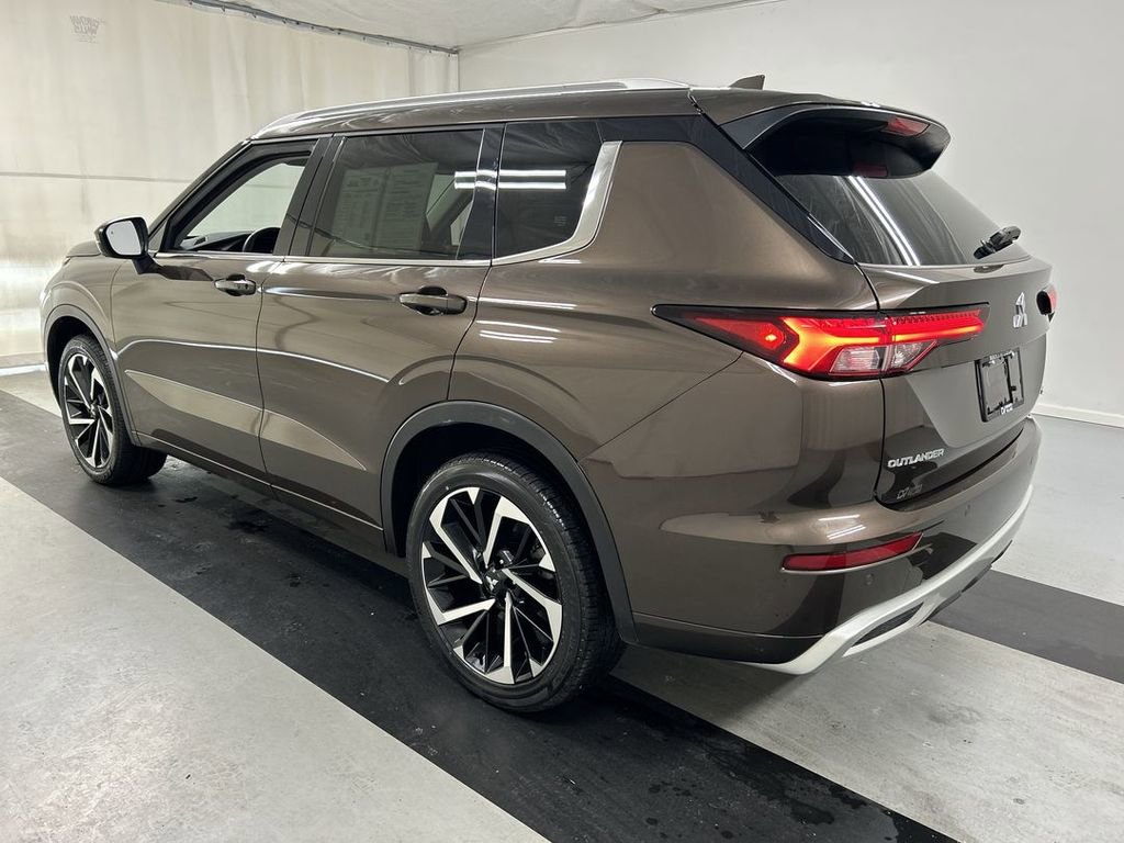 Used 2024 Mitsubishi Outlander SEL image 7