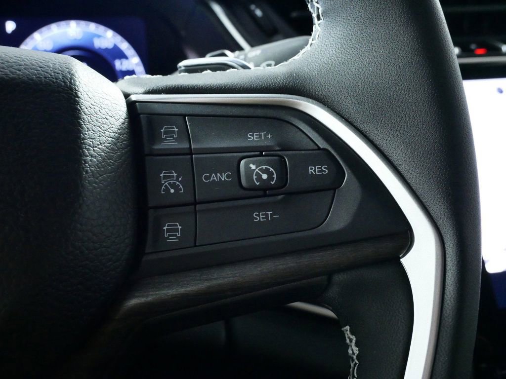 Certified 2024 Jeep Grand Cherokee Limited w/ Black Appearance Package image 41