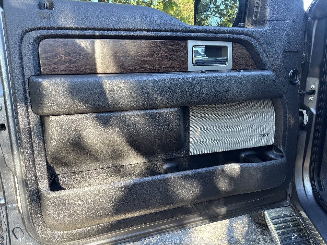 Used 2014 Ford F150 Lariat w/ Equipment Group 502A Luxury AWD/4WD image 21