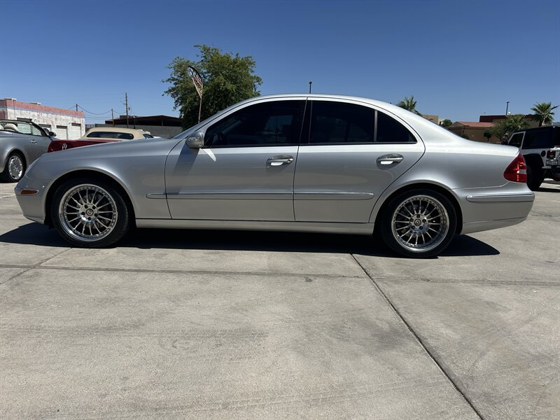 Used 2005 Mercedes-Benz E 500 Sedan image 3