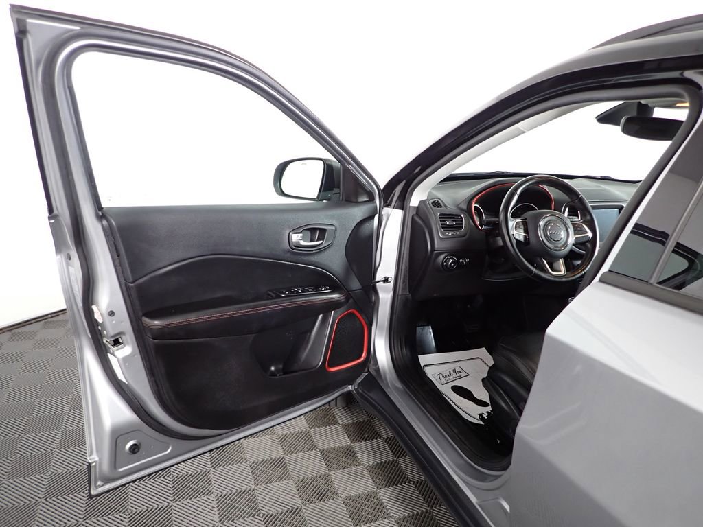 Used 2019 Jeep Compass Trailhawk image 18