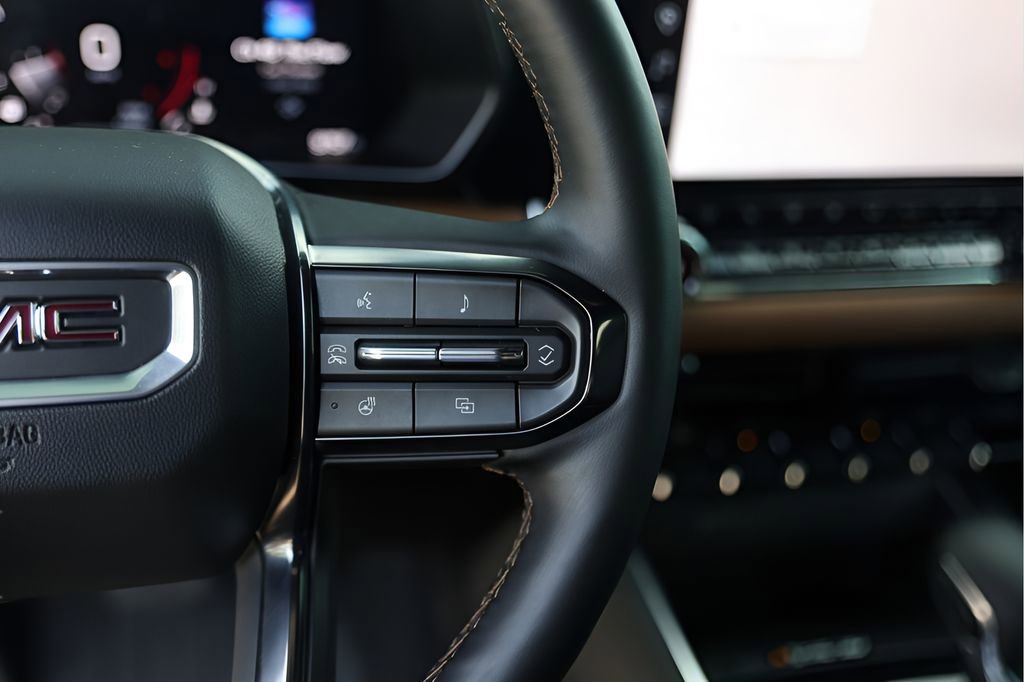 Used 2026 GMC Canyon AT4 w/ Technology Plus Package image 16