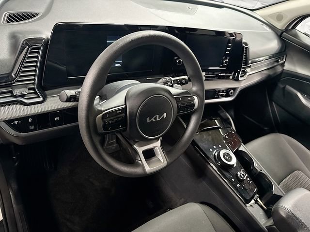 Used 2023 Kia Sportage LX image 9