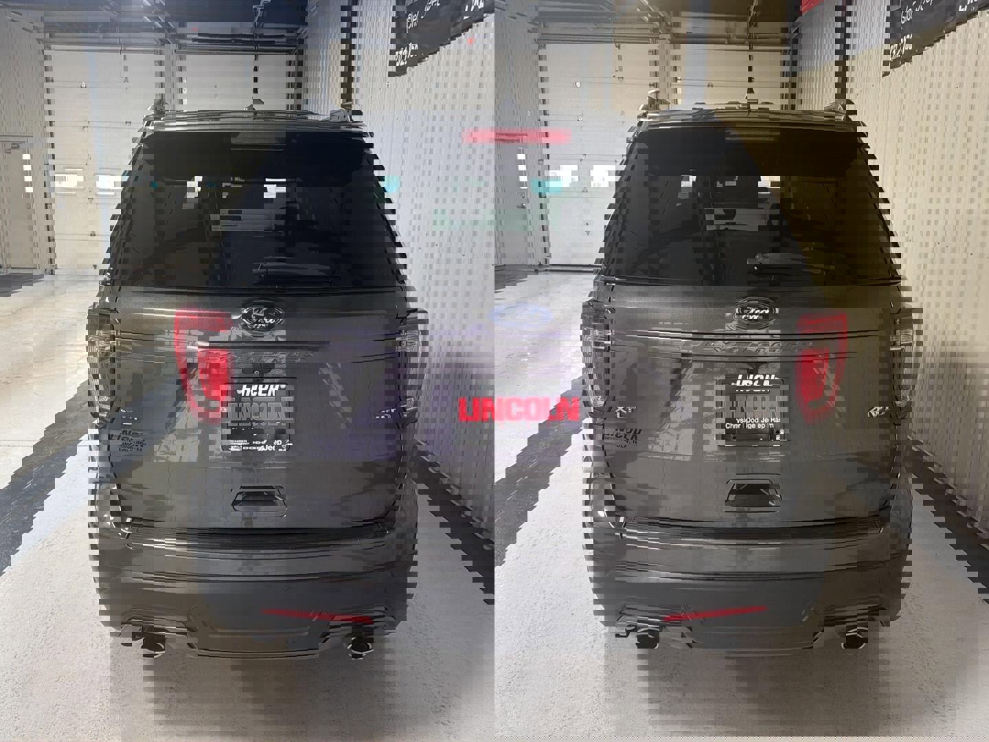 Used 2018 Ford Explorer XLT w/ Equipment Group 202A image 8