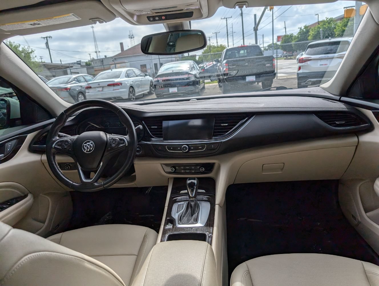 Used 2019 Buick Regal Essence w/ Driver Confidence Package I FWD image 14