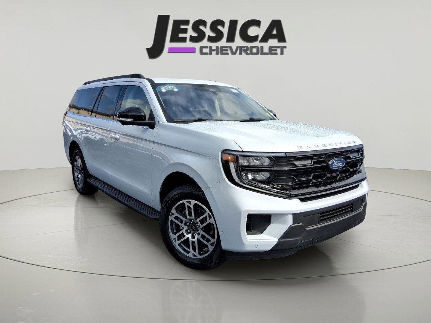 Used 2025 Ford Expedition Max Active AWD/4WD image 1