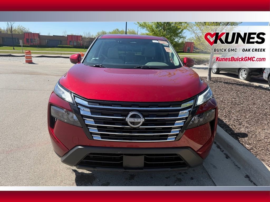 Used 2025 Nissan Rogue SV AWD/4WD image 3