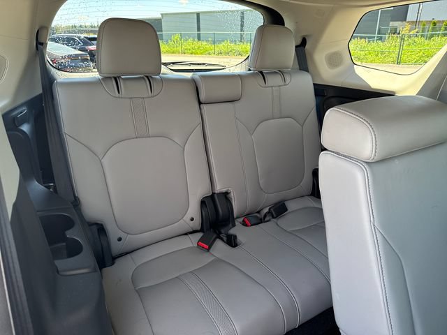 Used 2023 Honda Pilot Touring image 14