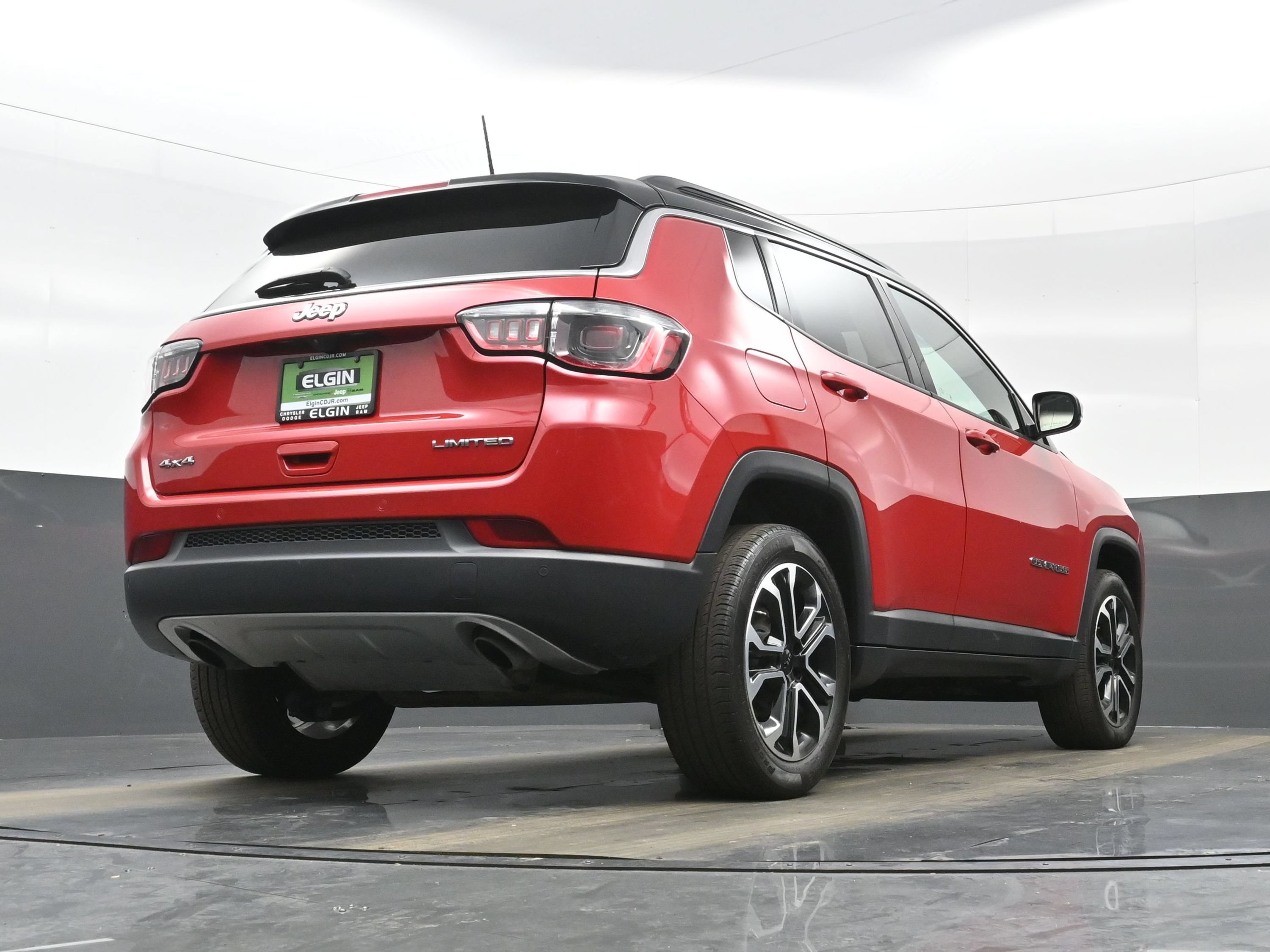 Used 2023 Jeep Compass Limited AWD/4WD image 32