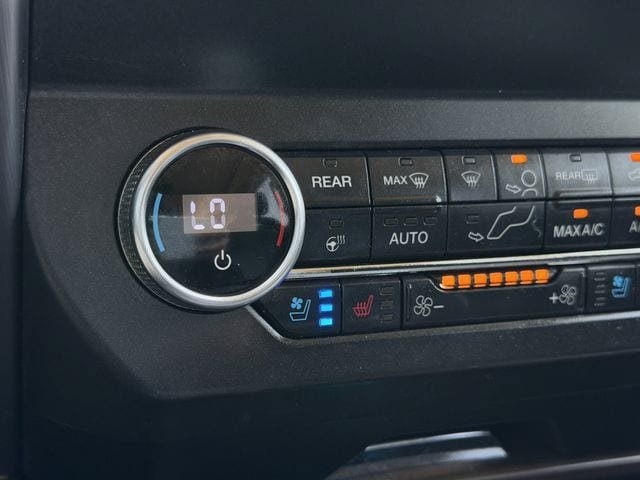 Used 2019 Ford Expedition Platinum AWD/4WD image 22