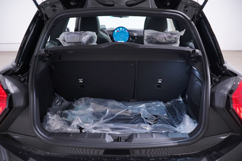 New 2026 MINI Cooper 2-Door Hardtop FWD image 17