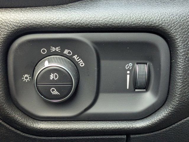 New 2026 RAM 1500 Express AWD/4WD image 23