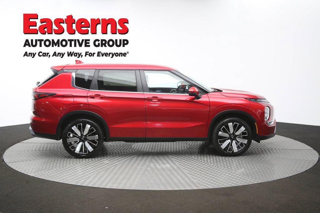 Used 2025 Mitsubishi Outlander SE FWD image 44