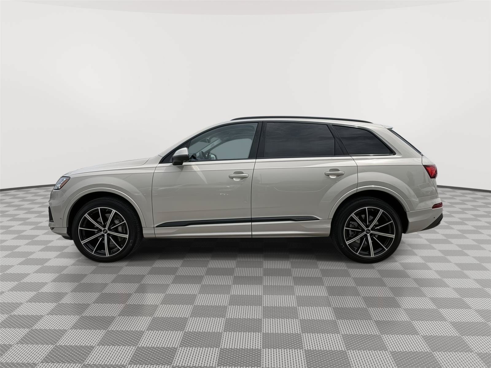 Certified 2023 Audi Q7 3.0T Premium Plus w/ Premium Plus Package AWD/4WD image 2