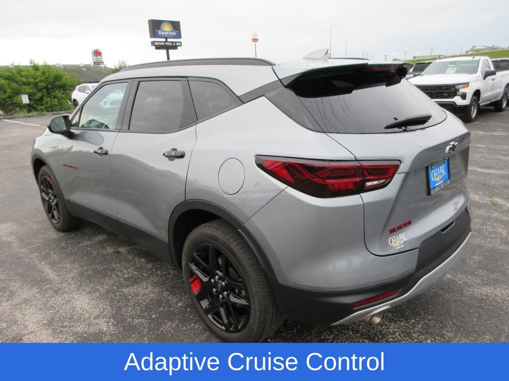 Used 2024 Chevrolet Blazer LT w/ Redline Edition FWD image 3