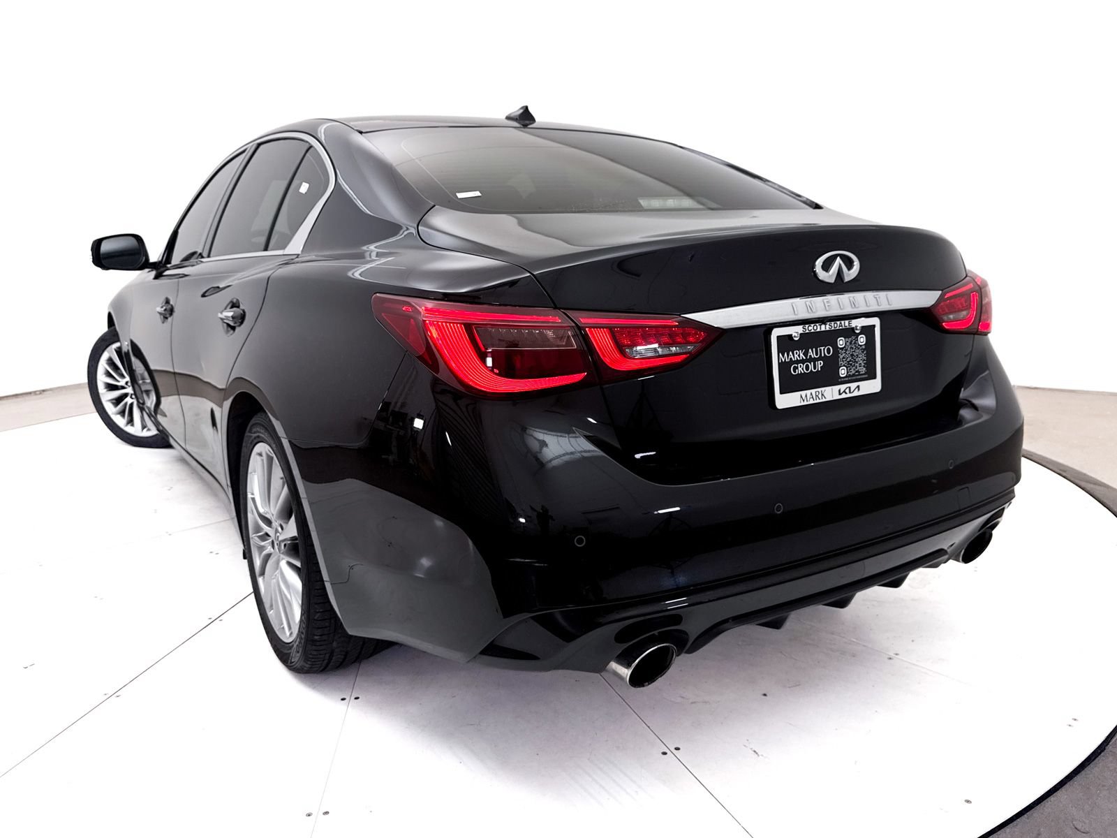 Used 2018 INFINITI Q50 Luxe w/ Essential Package (3.0T Luxe) RWD image 8