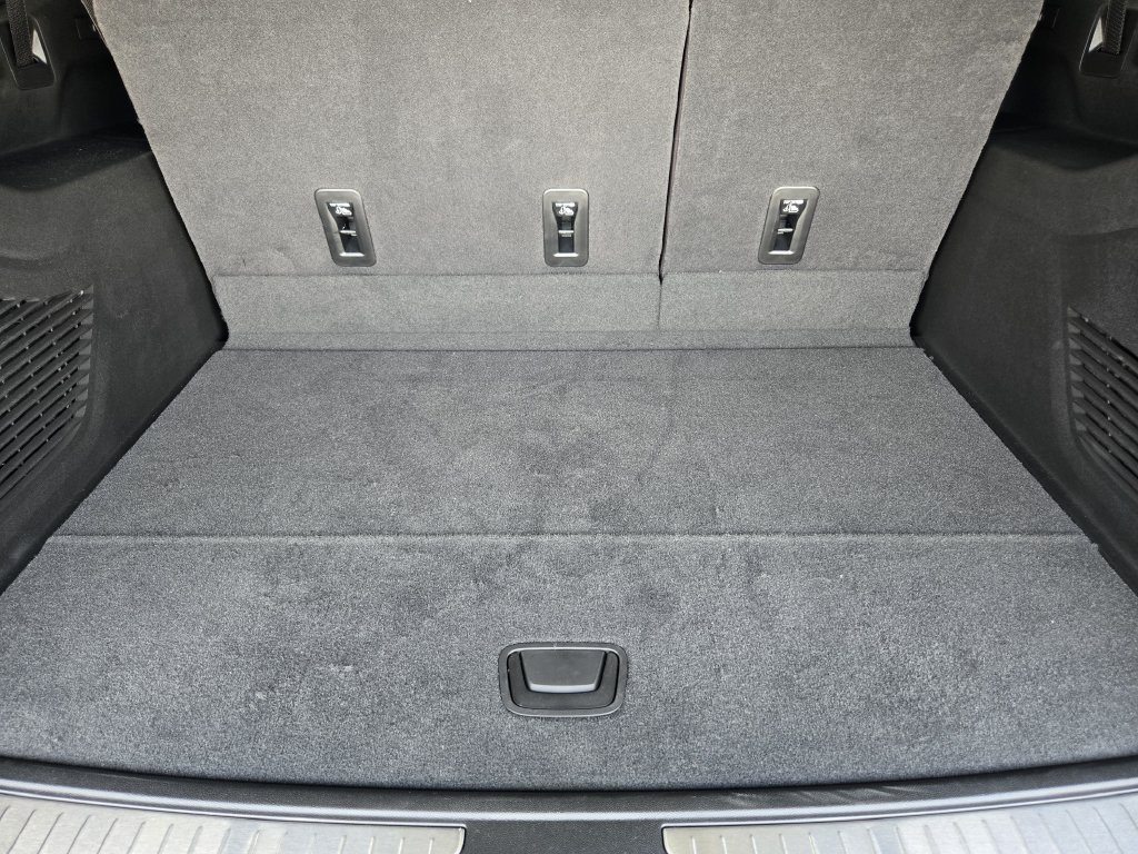 New 2026 Chevrolet Suburban RST w/ Comfort Package RWD image 37
