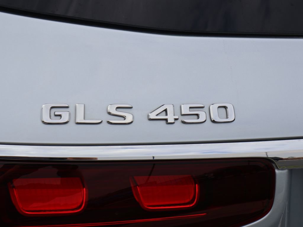Used 2025 Mercedes-Benz GLS 450 4MATIC image 14