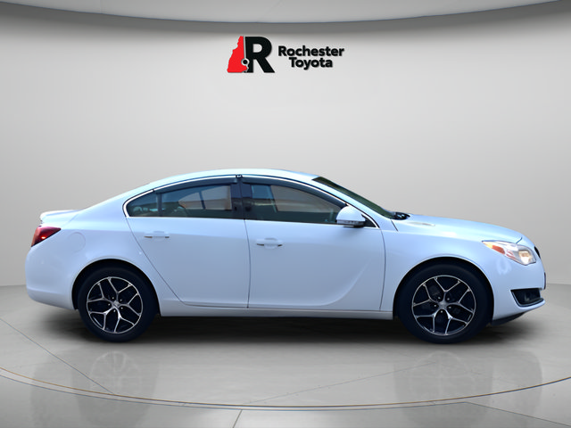 Used 2017 Buick Regal Sport Touring FWD image 8