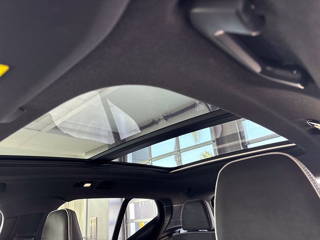 Used 2025 Volvo XC40 B5 Plus AWD/4WD image 23