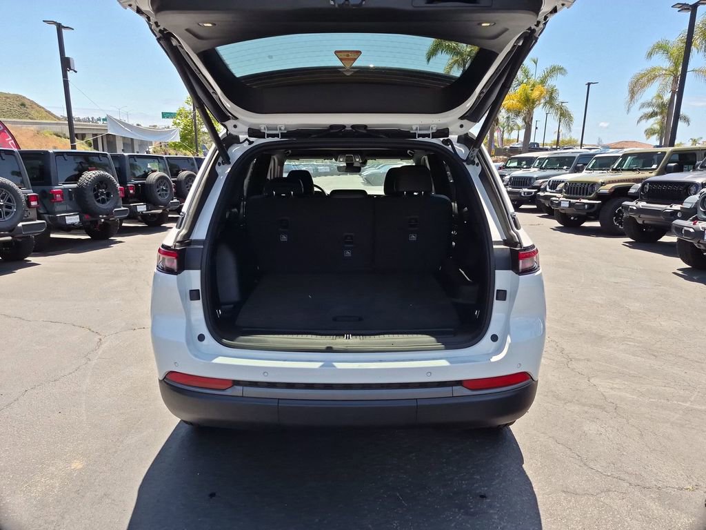 New 2026 Jeep Grand Cherokee Altitude RWD image 21