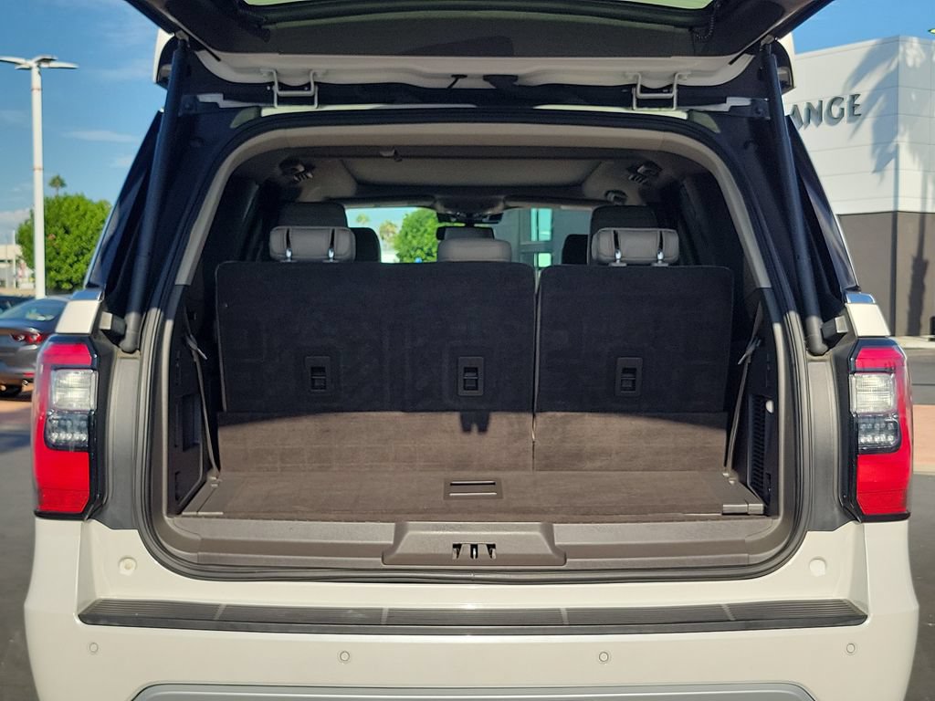 Used 2019 Ford Expedition Limited w/ Equipment Group 302A AWD/4WD image 28